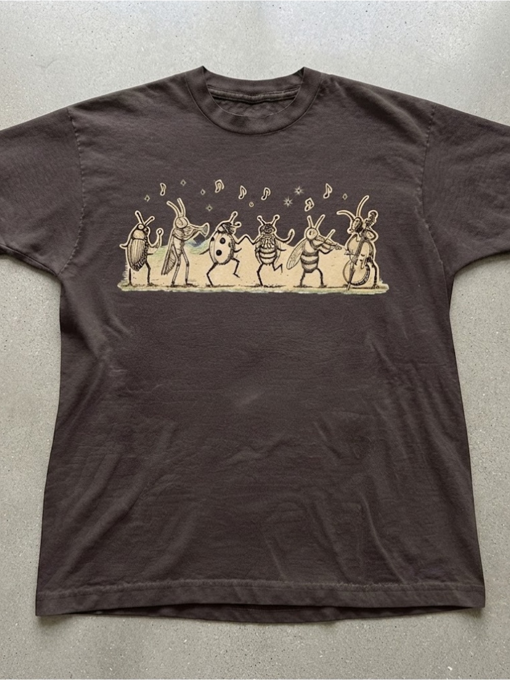 Brown Graphic Crewneck Gildan T-Shirt with Dancing Bugs Print